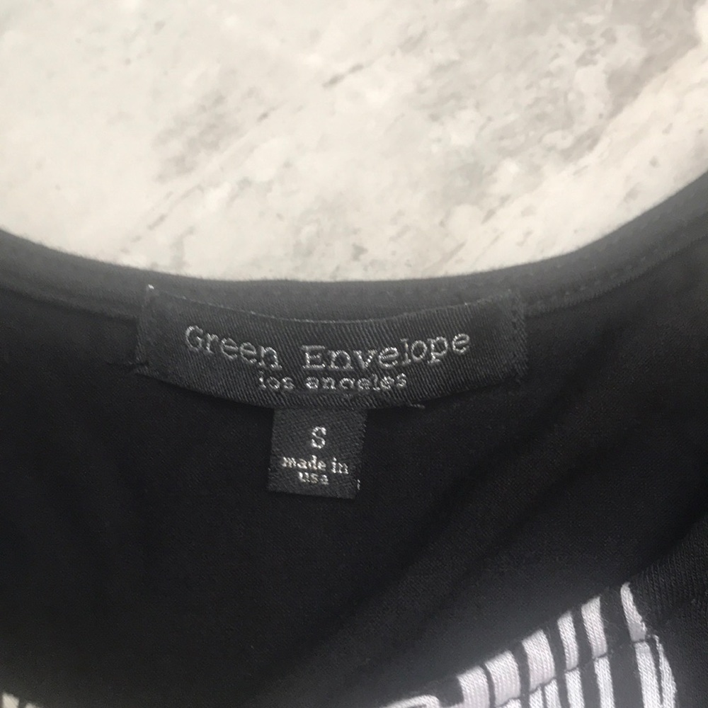 Green Envelope top - Picture 2 of 5